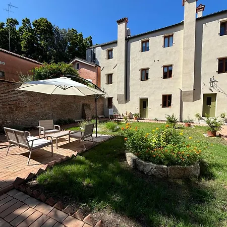 公寓 Il Giardino Di Anna- Con Giardino Privato