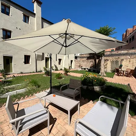 公寓 Il Giardino Di Anna- Con Giardino Privato