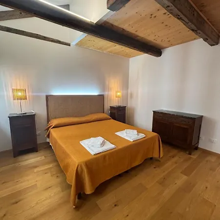 公寓 Il Giardino Di Anna- Con Giardino Privato